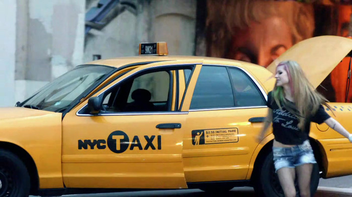 Avril Lavigne - What The Hell_youtube_original 1055