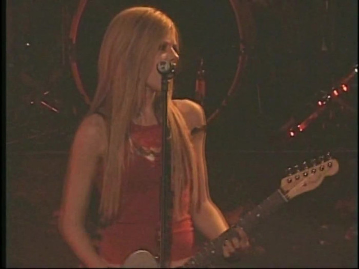 Bonez Tour Documentary [HD] Part2 - Avril Lavigne 2196