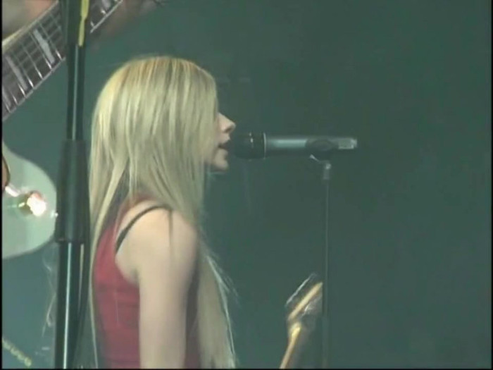 Bonez Tour Documentary [HD] Part2 - Avril Lavigne 1205