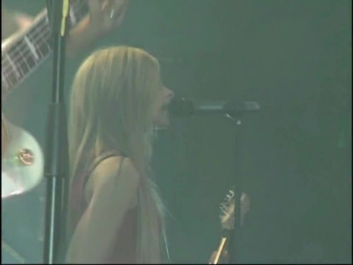 Bonez Tour Documentary [HD] Part2 - Avril Lavigne 1208 - Avril - Lavigne - 2008 - Bonez - Tour - Documentary - oo3