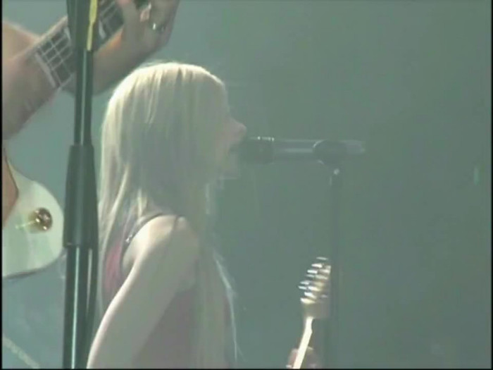 Bonez Tour Documentary [HD] Part2 - Avril Lavigne 1209 - Avril - Lavigne - 2008 - Bonez - Tour - Documentary - oo3