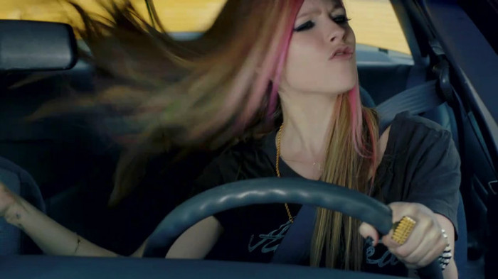 Avril Lavigne - What The Hell_youtube_original 0795