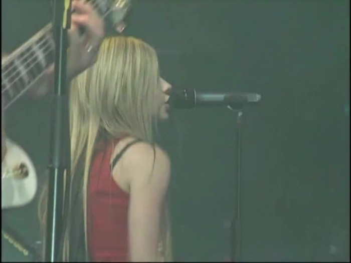 Bonez Tour Documentary [HD] Part2 - Avril Lavigne 1216 - Avril - Lavigne - 2008 - Bonez - Tour - Documentary - oo3