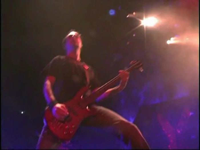 Bonez Tour Documentary [HD] Part2 - Avril Lavigne 1706 - Avril - Lavigne - 2008 - Bonez - Tour - Documentary - oo4