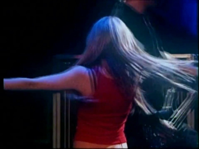 Bonez Tour Documentary [HD] Part2 - Avril Lavigne 2688