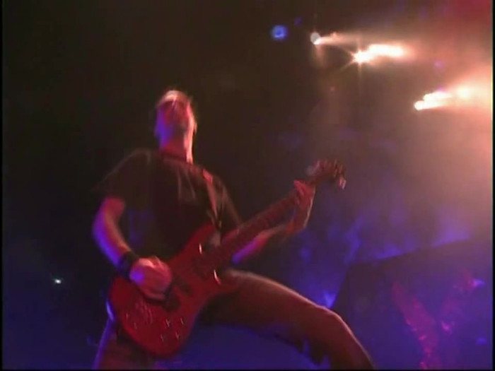 Bonez Tour Documentary [HD] Part2 - Avril Lavigne 1708 - Avril - Lavigne - 2008 - Bonez - Tour - Documentary - oo4