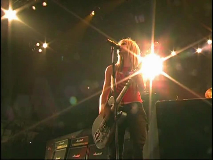 Bonez Tour Documentary [HD] Part2 - Avril Lavigne 1224