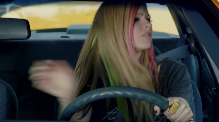 Avril Lavigne - What The Hell_youtube_original 0800