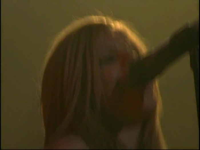 Bonez Tour Documentary [HD] Part2 - Avril Lavigne 2215 - Avril - Lavigne - 2008 - Bonez - Tour - Documentary - oo5