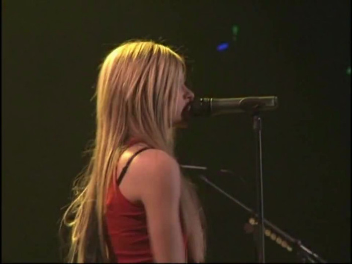 Bonez Tour Documentary [HD] Part2 - Avril Lavigne 2694