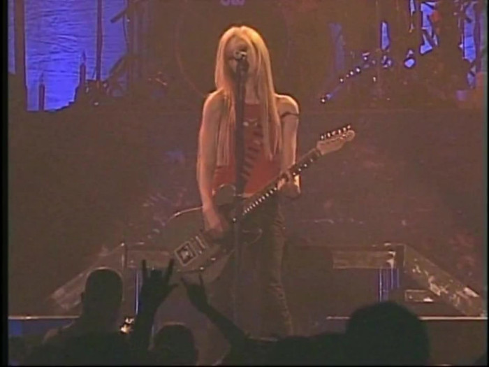 Bonez Tour Documentary [HD] Part2 - Avril Lavigne 1714 - Avril - Lavigne - 2008 - Bonez - Tour - Documentary - oo4