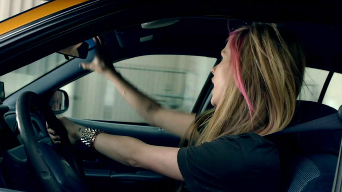 Avril Lavigne - What The Hell_youtube_original 0802