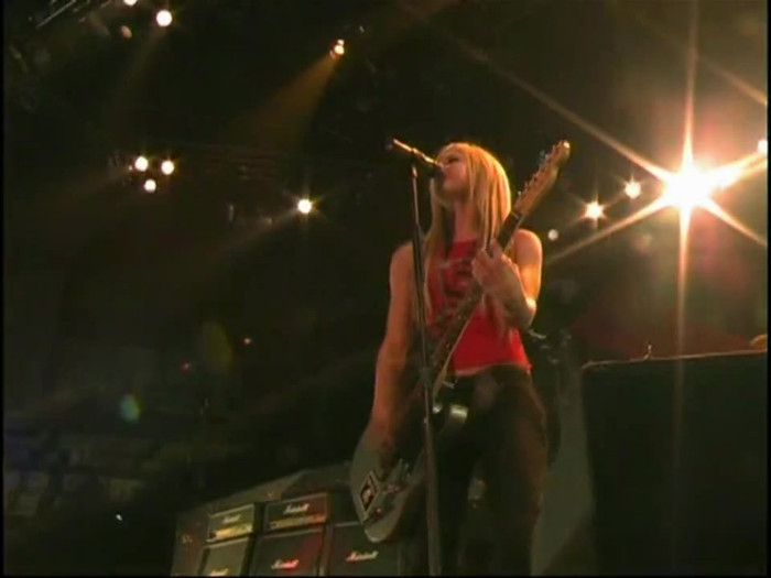 Bonez Tour Documentary [HD] Part2 - Avril Lavigne 1230