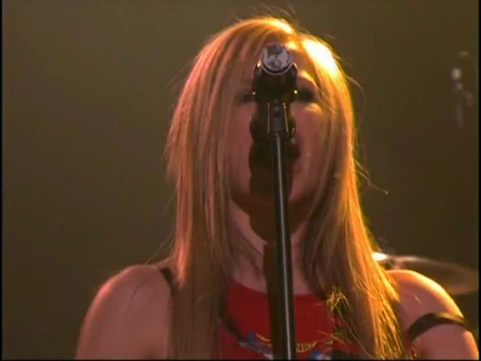 Bonez Tour Documentary [HD] Part2 - Avril Lavigne 2701