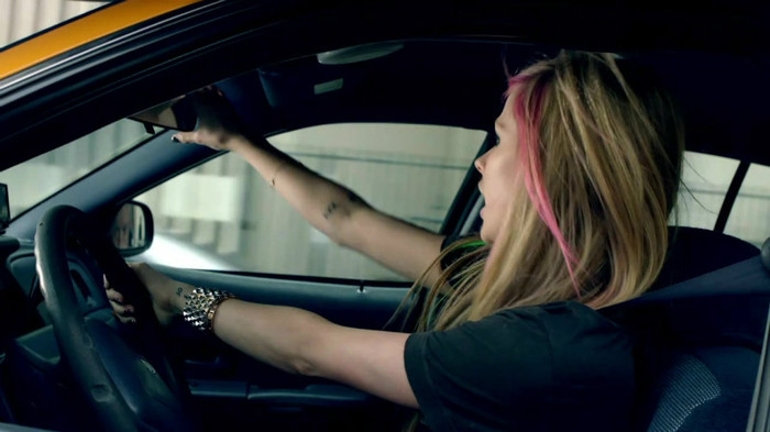 Avril Lavigne - What The Hell_youtube_original 0803