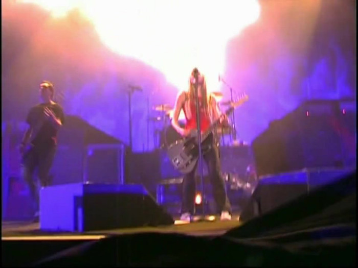 Bonez Tour Documentary [HD] Part2 - Avril Lavigne 0753