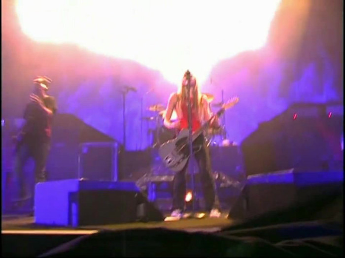 Bonez Tour Documentary [HD] Part2 - Avril Lavigne 0754