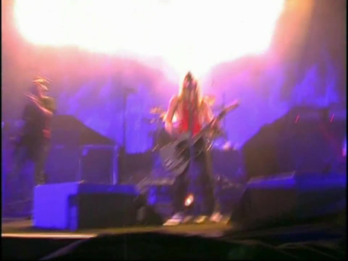 Bonez Tour Documentary [HD] Part2 - Avril Lavigne 0755