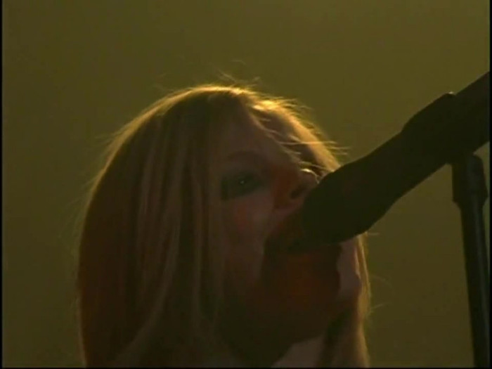 Bonez Tour Documentary [HD] Part2 - Avril Lavigne 2225
