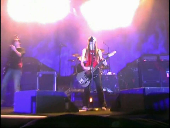 Bonez Tour Documentary [HD] Part2 - Avril Lavigne 0756