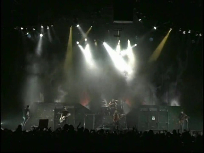 Bonez Tour Documentary [HD] Part2 - Avril Lavigne 1240