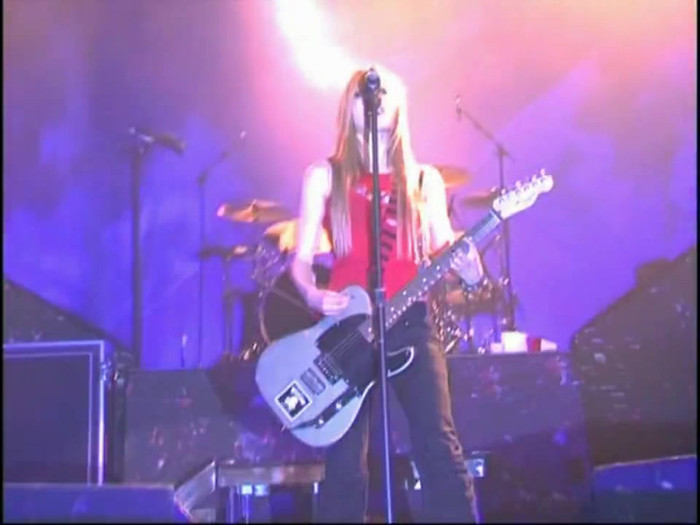Bonez Tour Documentary [HD] Part2 - Avril Lavigne 0760