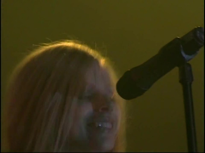 Bonez Tour Documentary [HD] Part2 - Avril Lavigne 2231