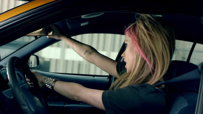 Avril Lavigne - What The Hell_youtube_original 0808