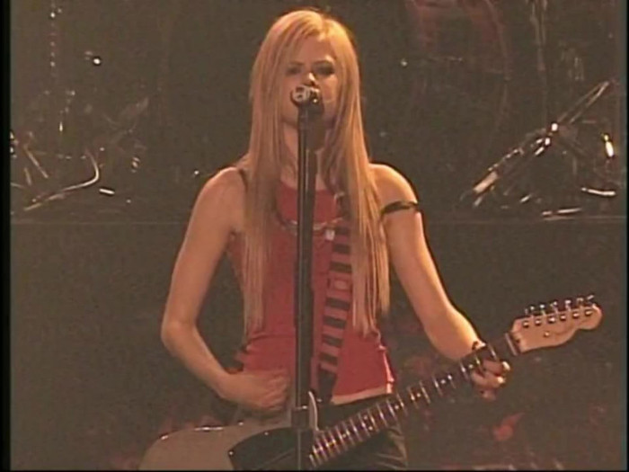 Bonez Tour Documentary [HD] Part2 - Avril Lavigne 2713