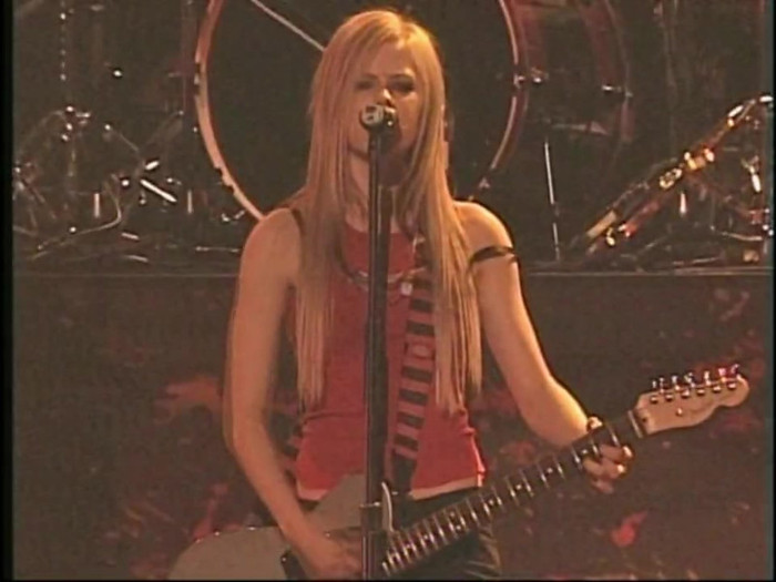 Bonez Tour Documentary [HD] Part2 - Avril Lavigne 2715