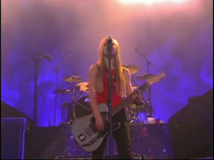 Bonez Tour Documentary [HD] Part2 - Avril Lavigne 0766