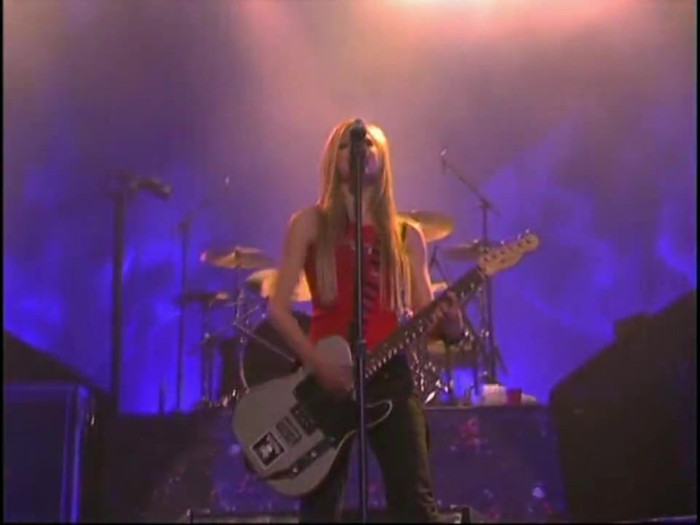 Bonez Tour Documentary [HD] Part2 - Avril Lavigne 0767
