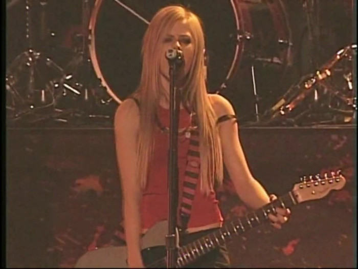 Bonez Tour Documentary [HD] Part2 - Avril Lavigne 2717