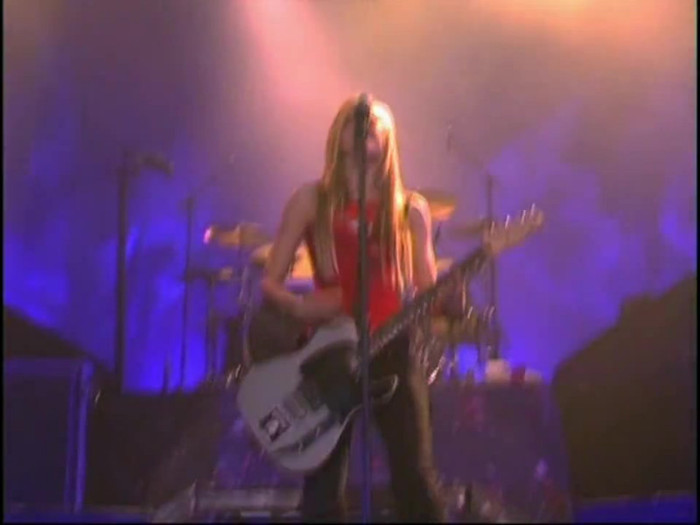 Bonez Tour Documentary [HD] Part2 - Avril Lavigne 0769