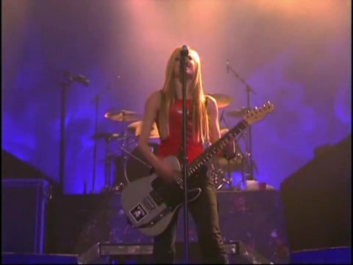 Bonez Tour Documentary [HD] Part2 - Avril Lavigne 0771