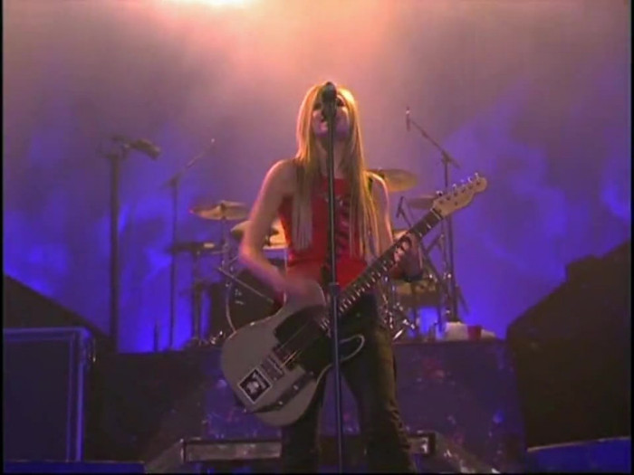 Bonez Tour Documentary [HD] Part2 - Avril Lavigne 0775