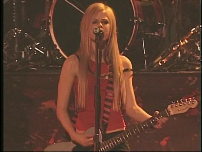 Bonez Tour Documentary [HD] Part2 - Avril Lavigne 2720