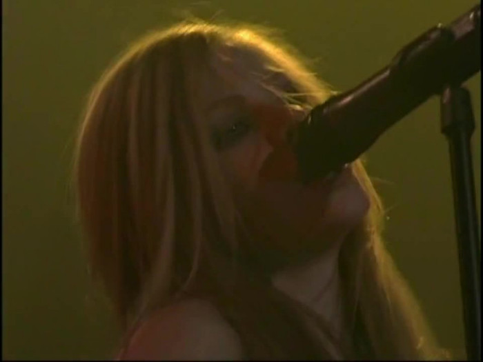 Bonez Tour Documentary [HD] Part2 - Avril Lavigne 1258 - Avril - Lavigne - 2008 - Bonez - Tour - Documentary - oo3
