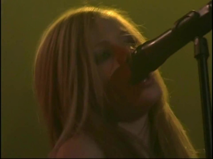 Bonez Tour Documentary [HD] Part2 - Avril Lavigne 1259 - Avril - Lavigne - 2008 - Bonez - Tour - Documentary - oo3