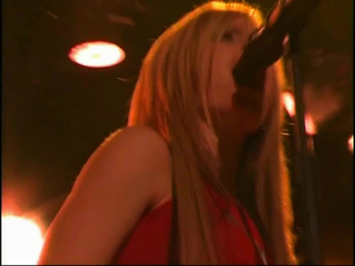 Bonez Tour Documentary [HD] Part2 - Avril Lavigne 2726