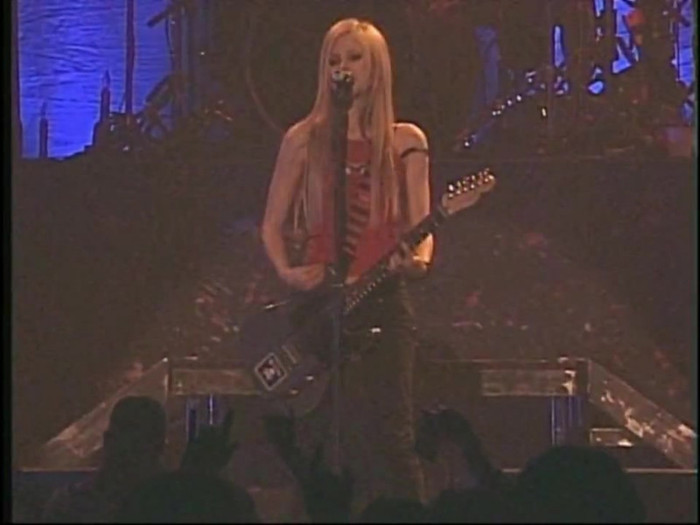 Bonez Tour Documentary [HD] Part2 - Avril Lavigne 1748