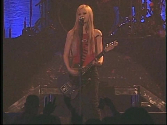 Bonez Tour Documentary [HD] Part2 - Avril Lavigne 1749