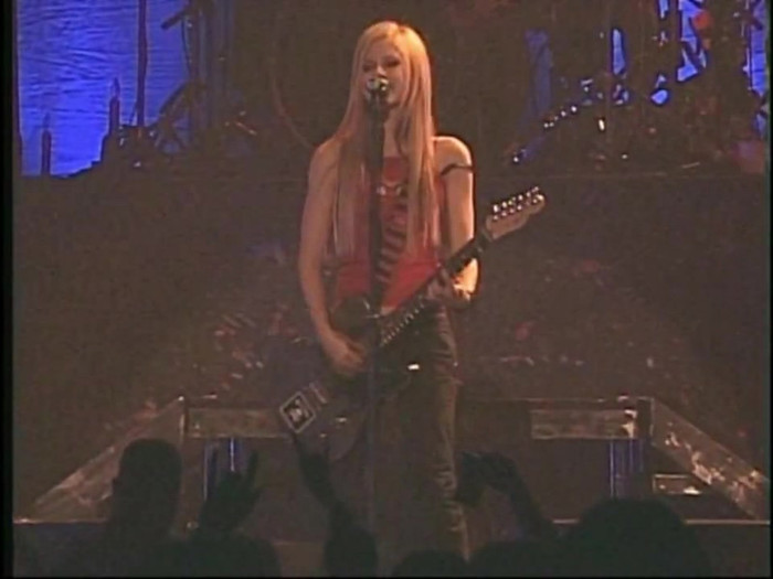 Bonez Tour Documentary [HD] Part2 - Avril Lavigne 1750