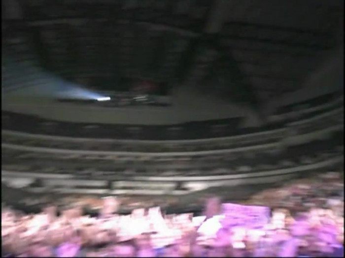 Bonez Tour Documentary [HD] Part2 - Avril Lavigne 0785