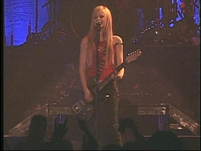 Bonez Tour Documentary [HD] Part2 - Avril Lavigne 1751