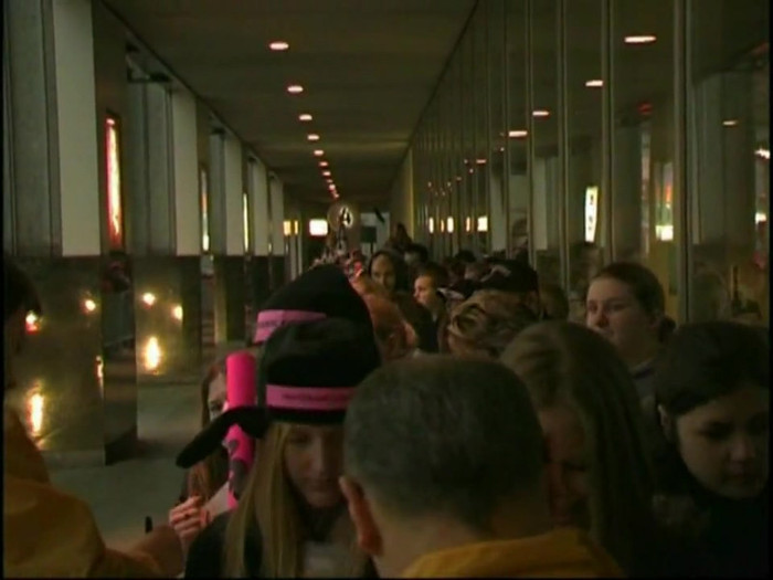 Bonez Tour Documentary [HD] Part2 - Avril Lavigne 0301