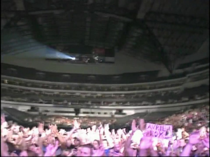 Bonez Tour Documentary [HD] Part2 - Avril Lavigne 0787