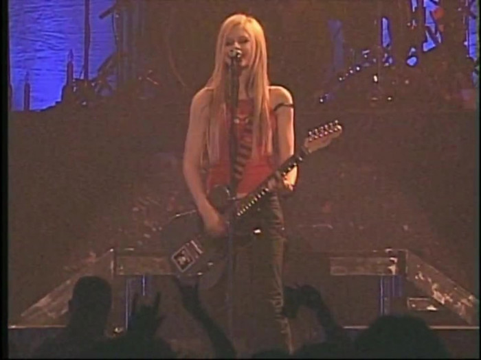 Bonez Tour Documentary [HD] Part2 - Avril Lavigne 1753