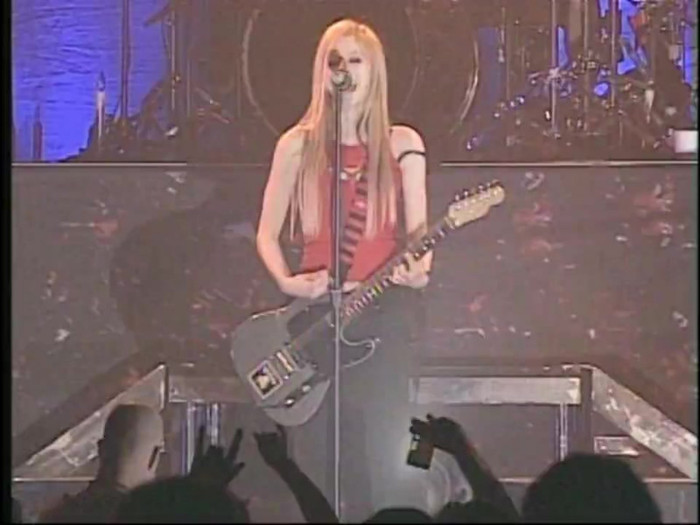 Bonez Tour Documentary [HD] Part2 - Avril Lavigne 1755