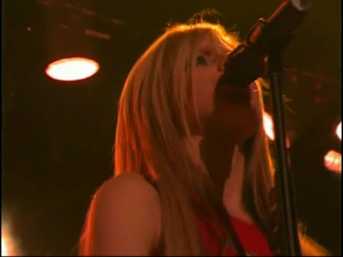 Bonez Tour Documentary [HD] Part2 - Avril Lavigne 2738